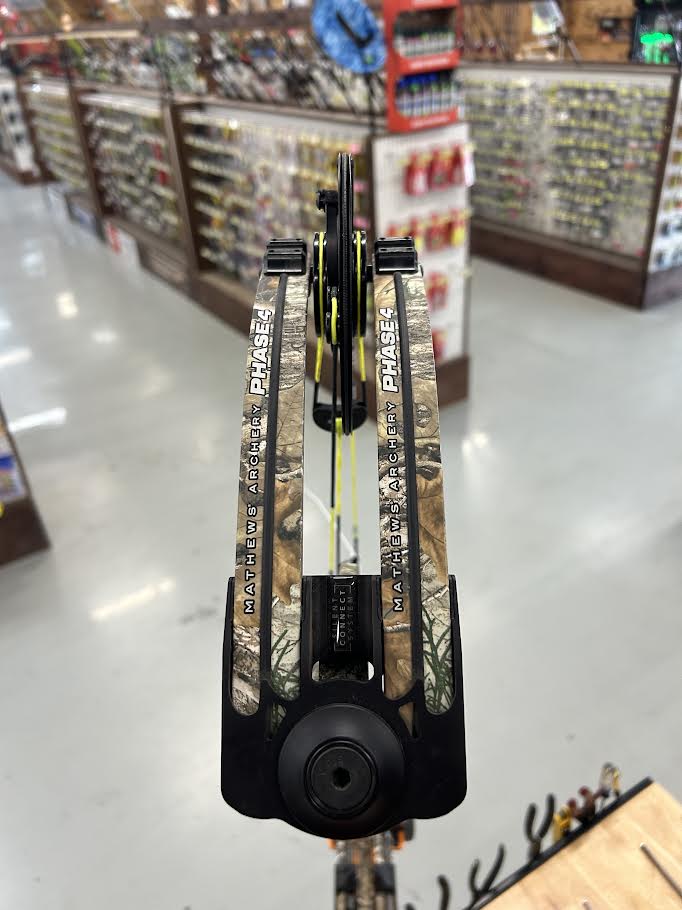 Used Phase 4 33 Realtree