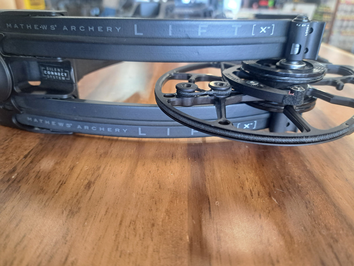 Used Lift X 29.5 Compound Bow